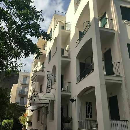 Al Capo 3* Varigotti